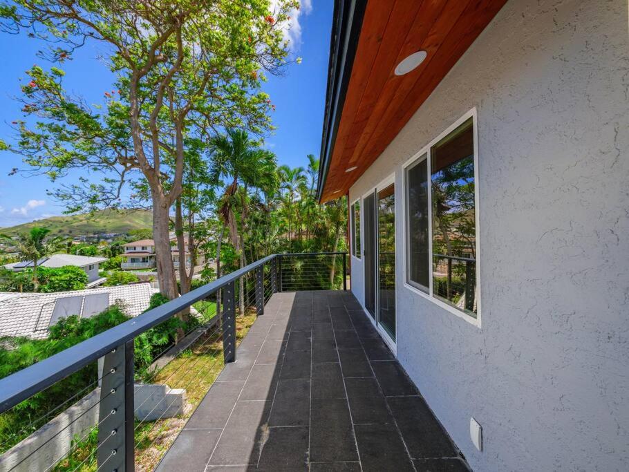 Large Kailua Home w/Spectacular Views - Housity