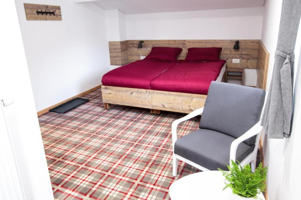 Hiša Poljana Rooms - Housity