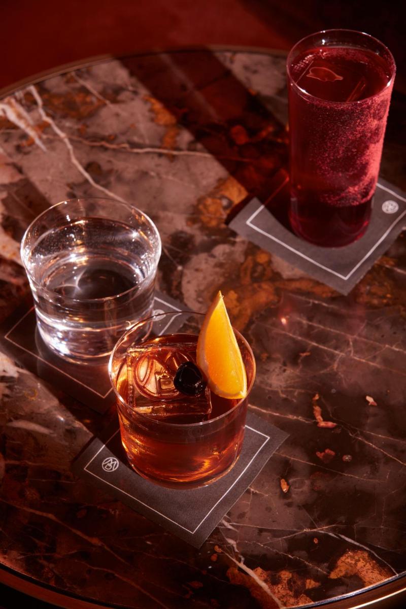 Boissons dans l'établissement Maison Delano Paris
