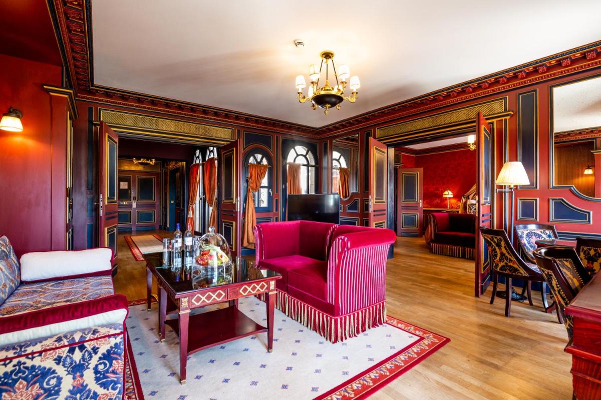 Coin salon dans l'établissement InterContinental Bordeaux Le Grand Hotel by IHG