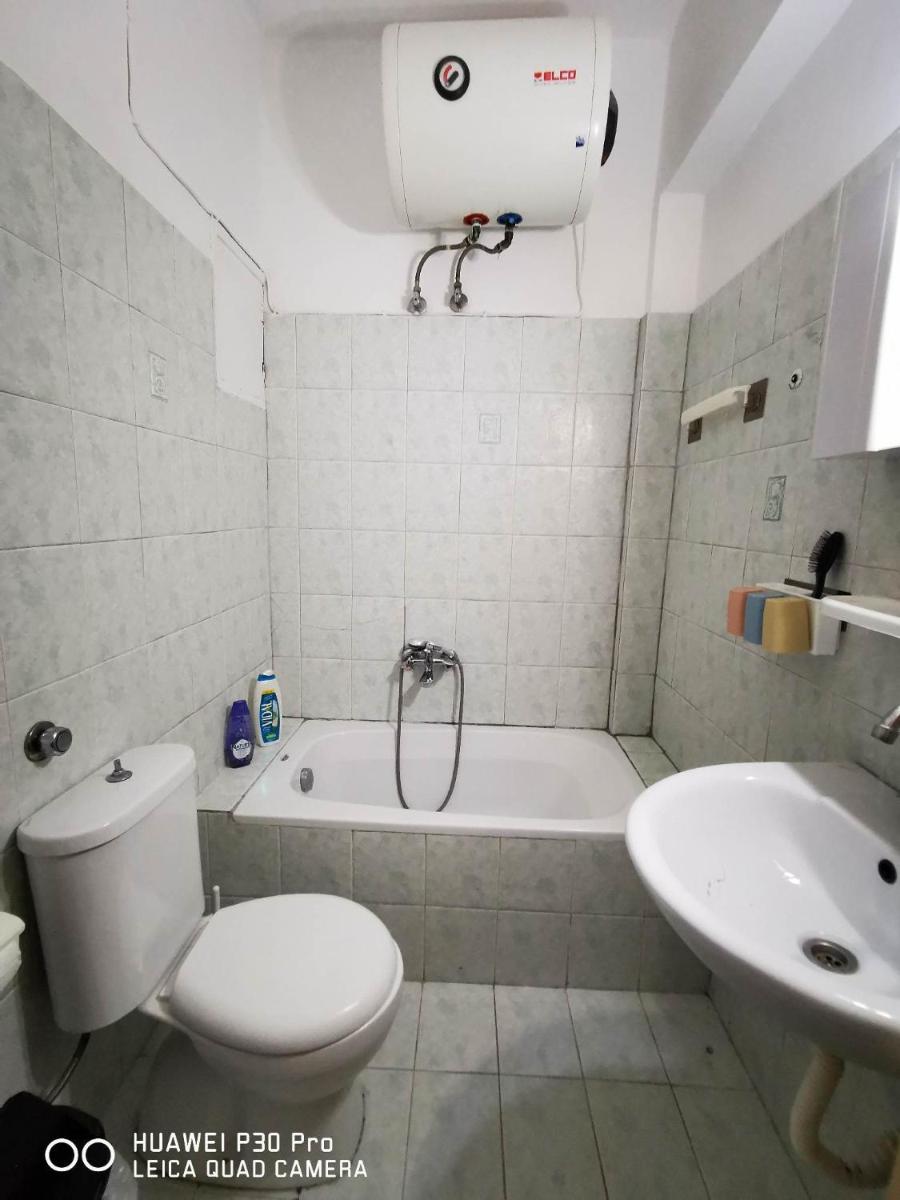 Vicky's Apartment (5m from sea) - Housity