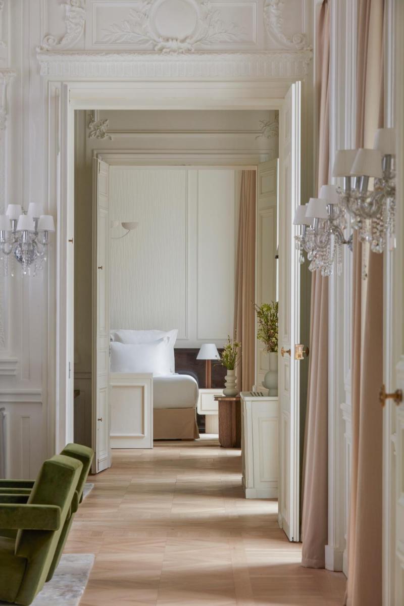 Coin salon dans l'établissement Maison Delano Paris