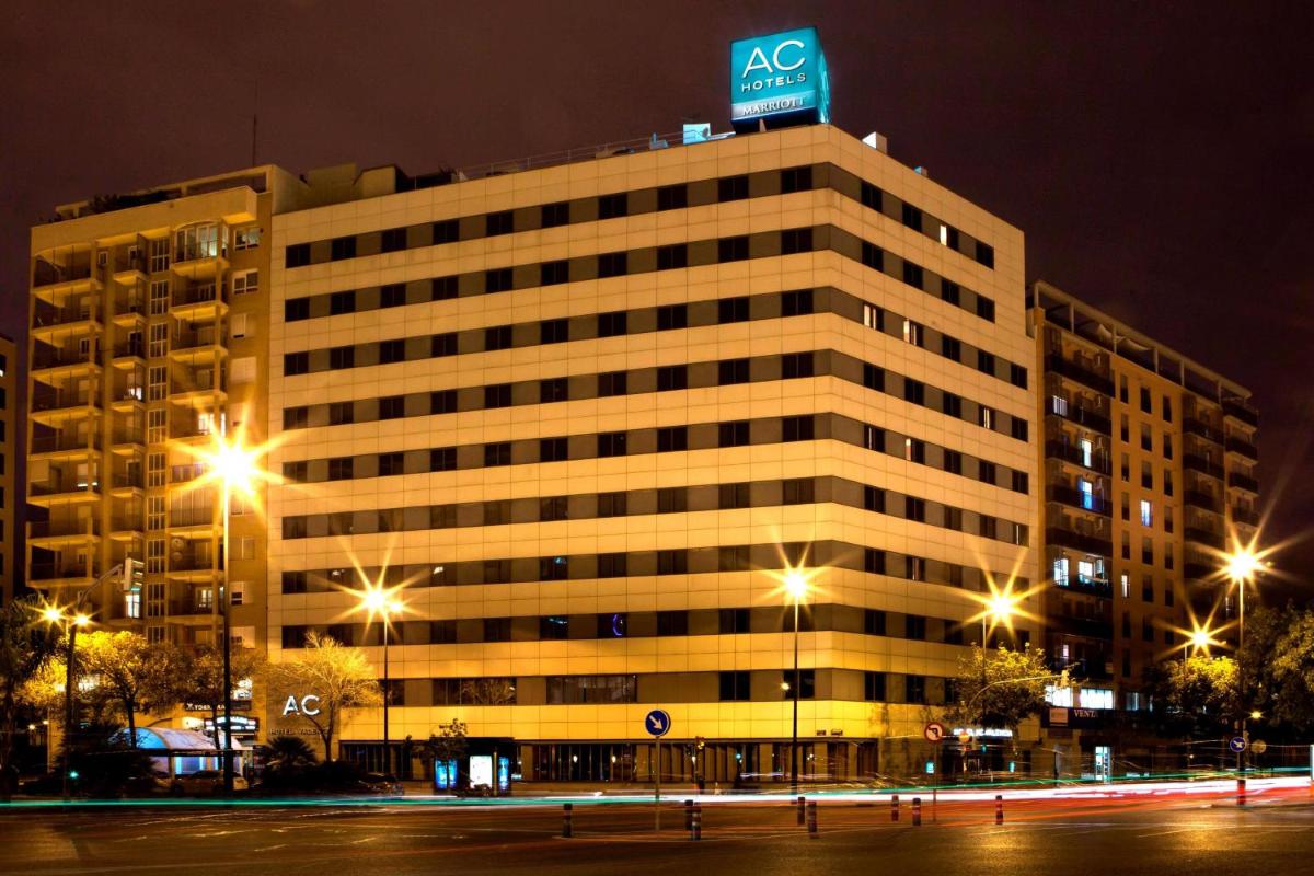 AC Hotel Valencia by Marriott - Housity