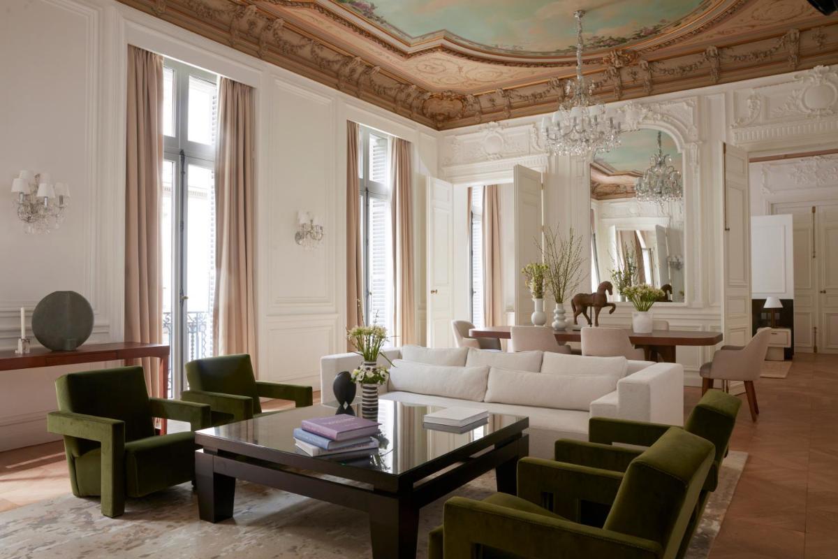 Coin salon dans l'établissement Maison Delano Paris