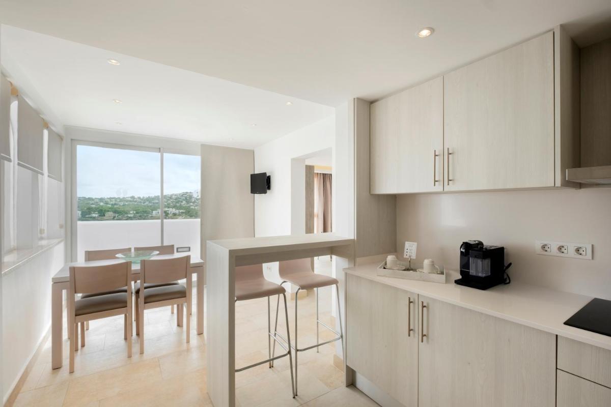 Una cocina o zona de cocina en Sentido Fido Punta del Mar Hotel & Spa - Adults Only
