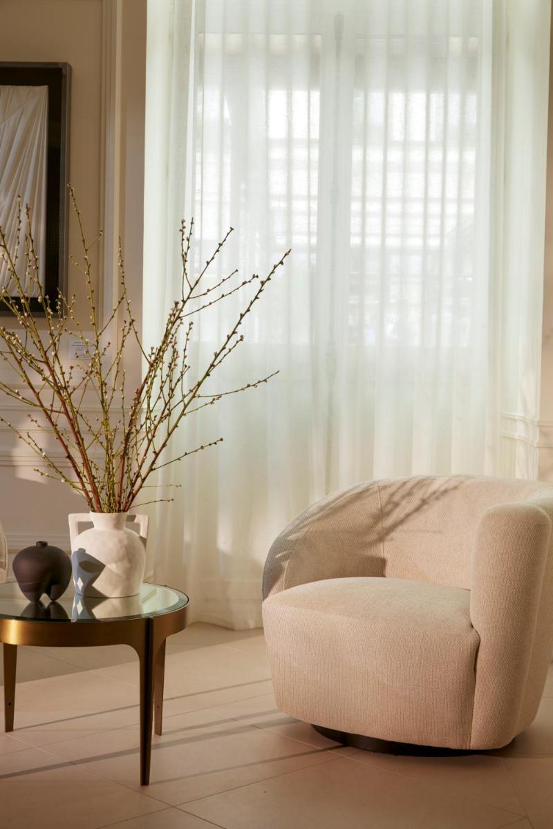 Coin salon dans l'établissement Maison Delano Paris