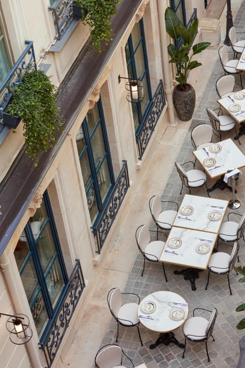Restaurant ou autre lieu de restauration dans l'établissement Maison Delano Paris