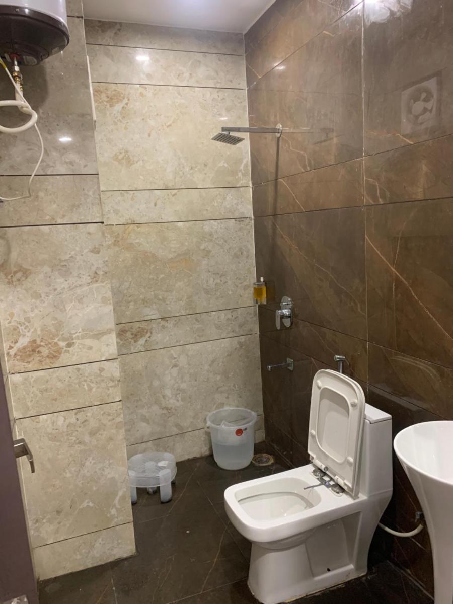 HOTEL GOLD COIN -- Near Golden Temple -- Special rooms for Families, Couples, Corporate - Housity