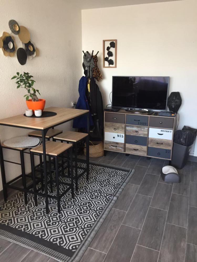Appartement T2 27m² meublé, vue mer à 50m de la plage - Housity