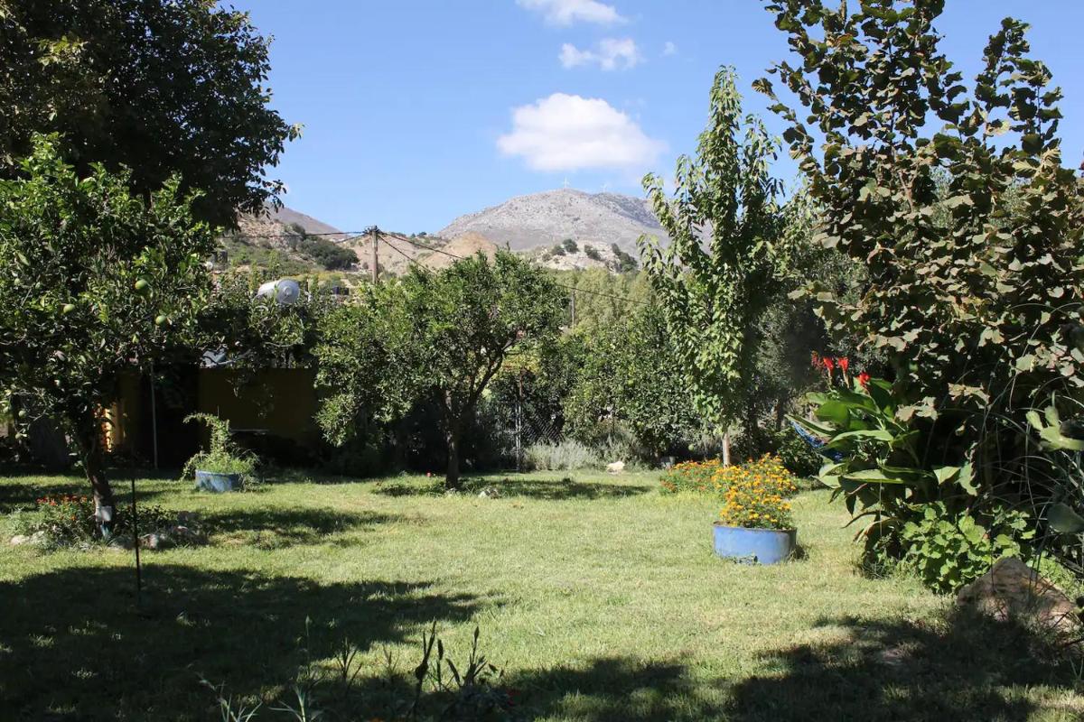 The House In The Country - Housity