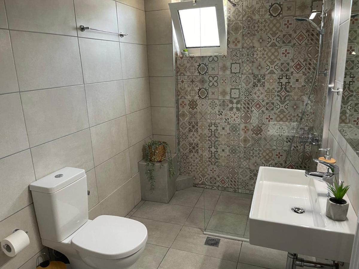 Orange Country House - Housity