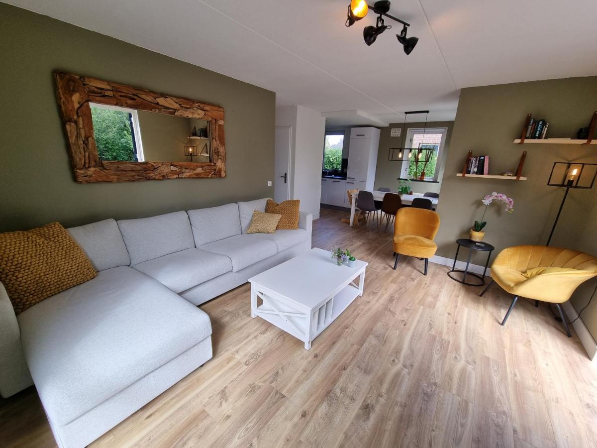 Family home, large garden, playground kids, firepit, terraces, sleeps max 7 and 1 babycot, kids playroom inside - Housity