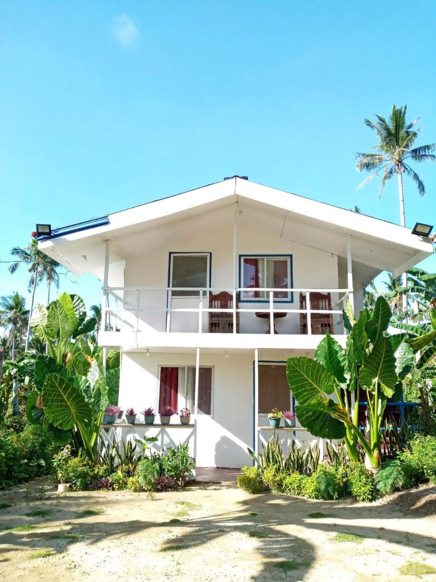 Bayay ni Nanay Bed & Breakfast in Magpupungko Beach Road - Hizvo