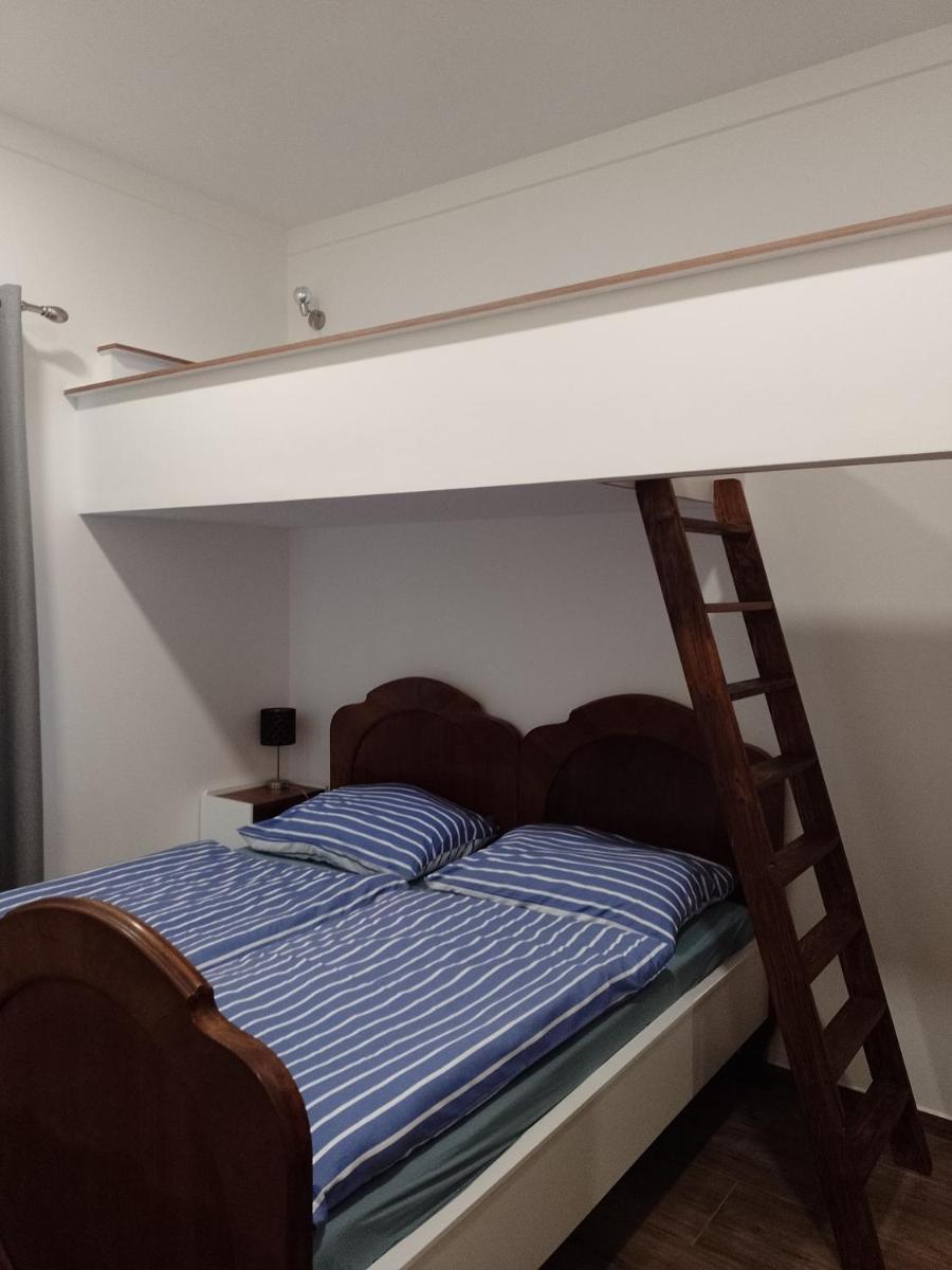 Penzion Litohlavy 17 - Na samotě u lesa - Housity