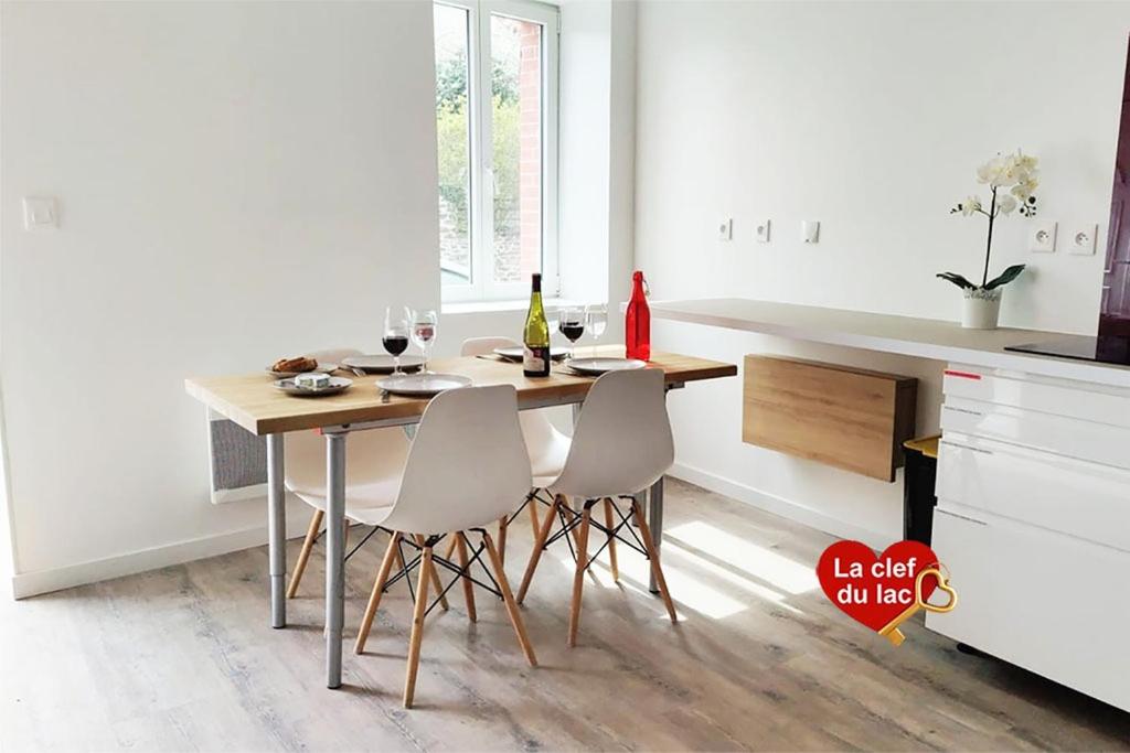 La clef du lac - logement cosy au coeur d'Eguzon - Housity