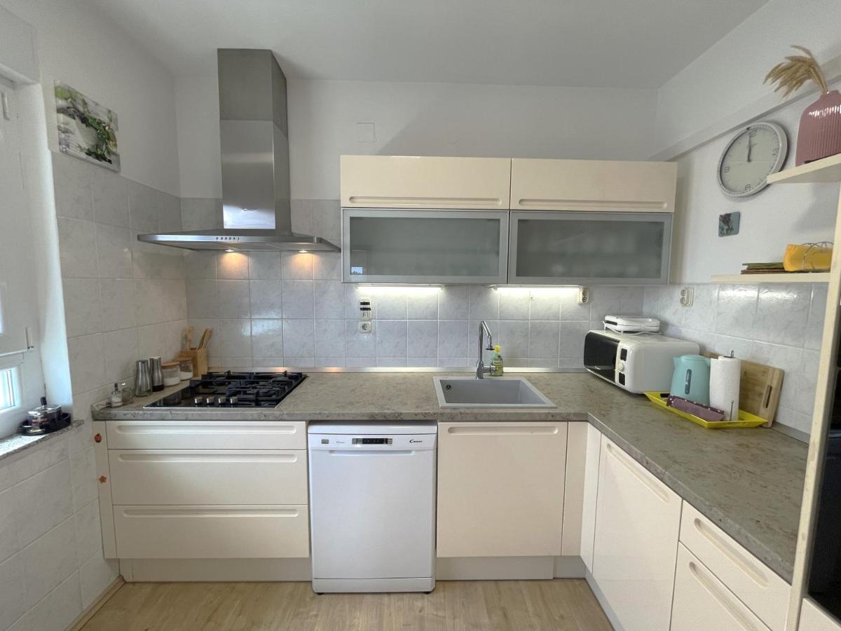 Cosy apartment on the Beach - Kali - Housity