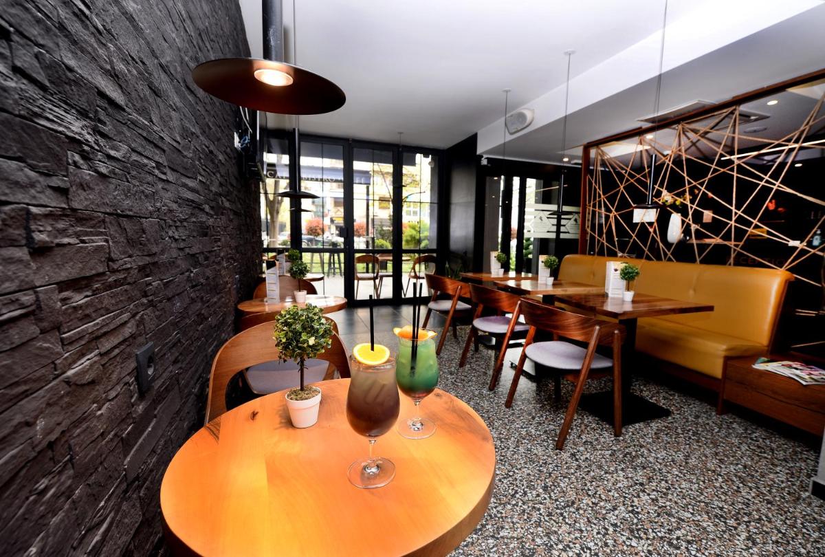 Hotel Alexandar II - Housity