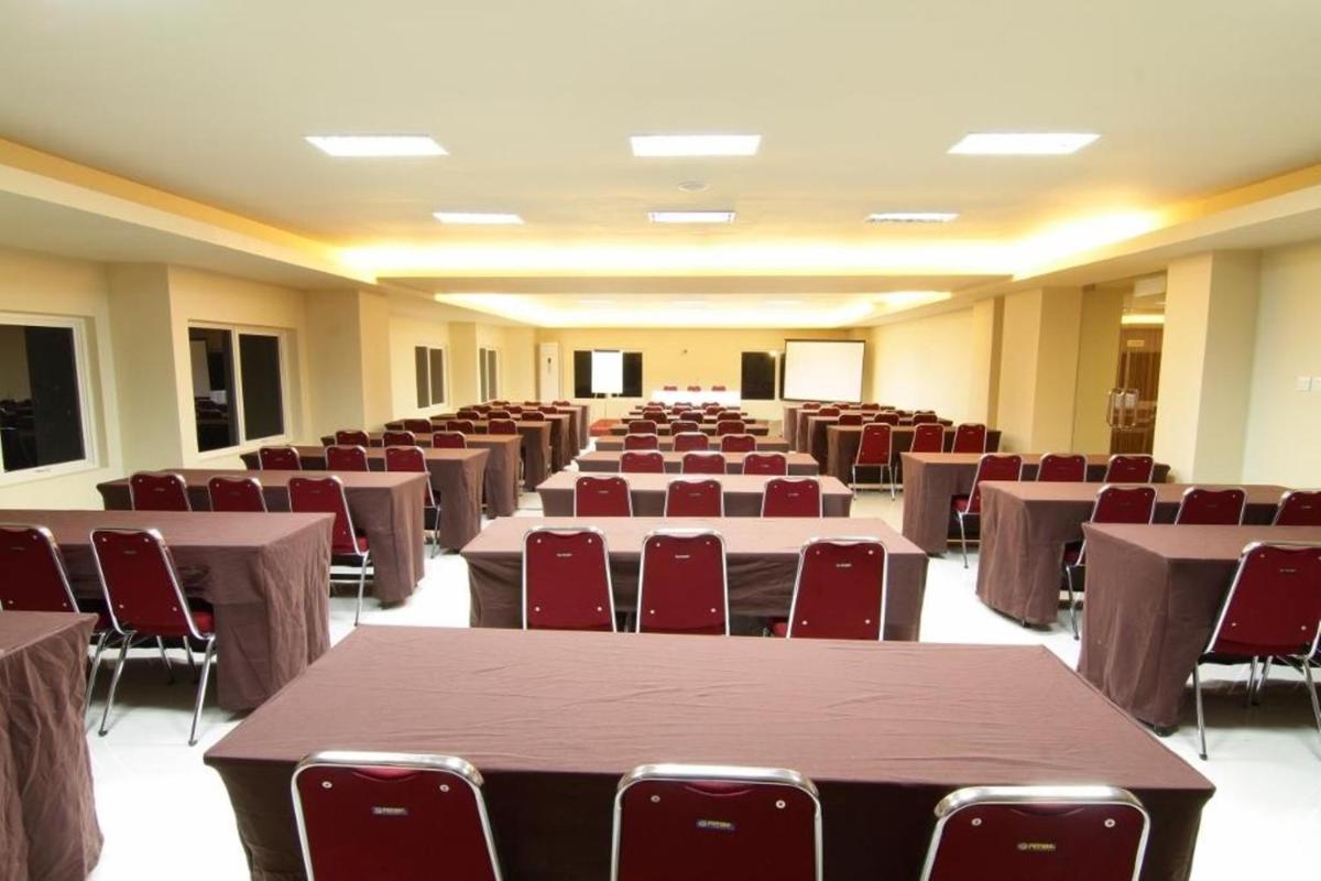 Grand Asia Hotel - Housity