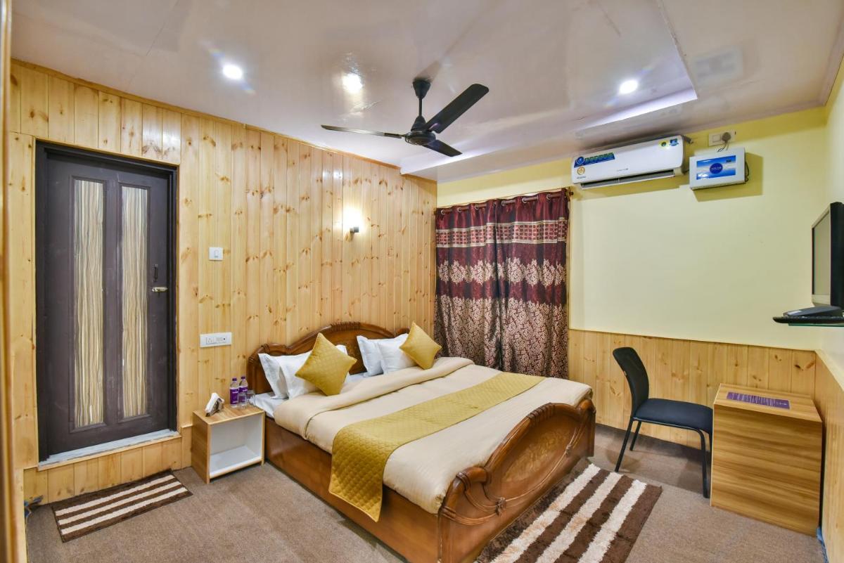 The Iceland Hotel Srinagar - Housity