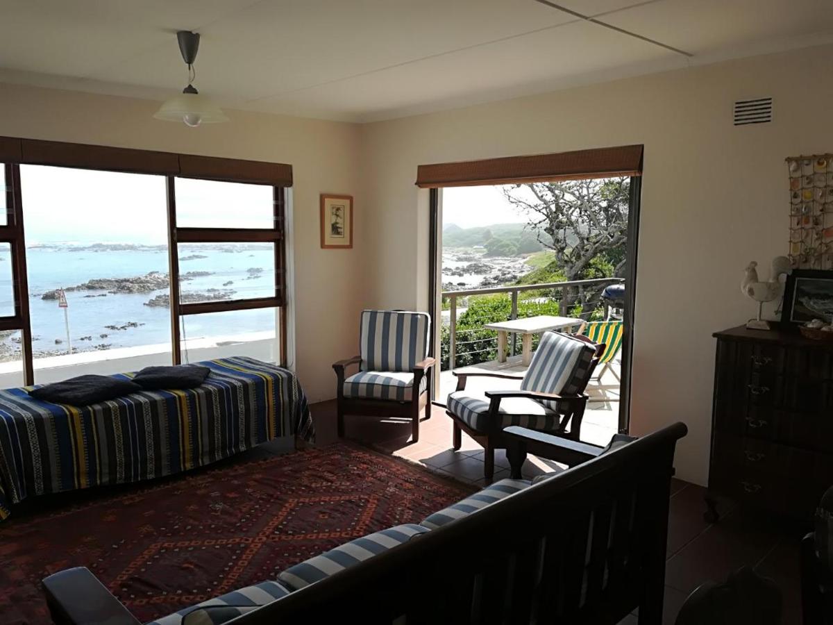 Franskraal-Rustic Family Beach House from R1550 per night, sleeps 6,min 2 nights - Housity