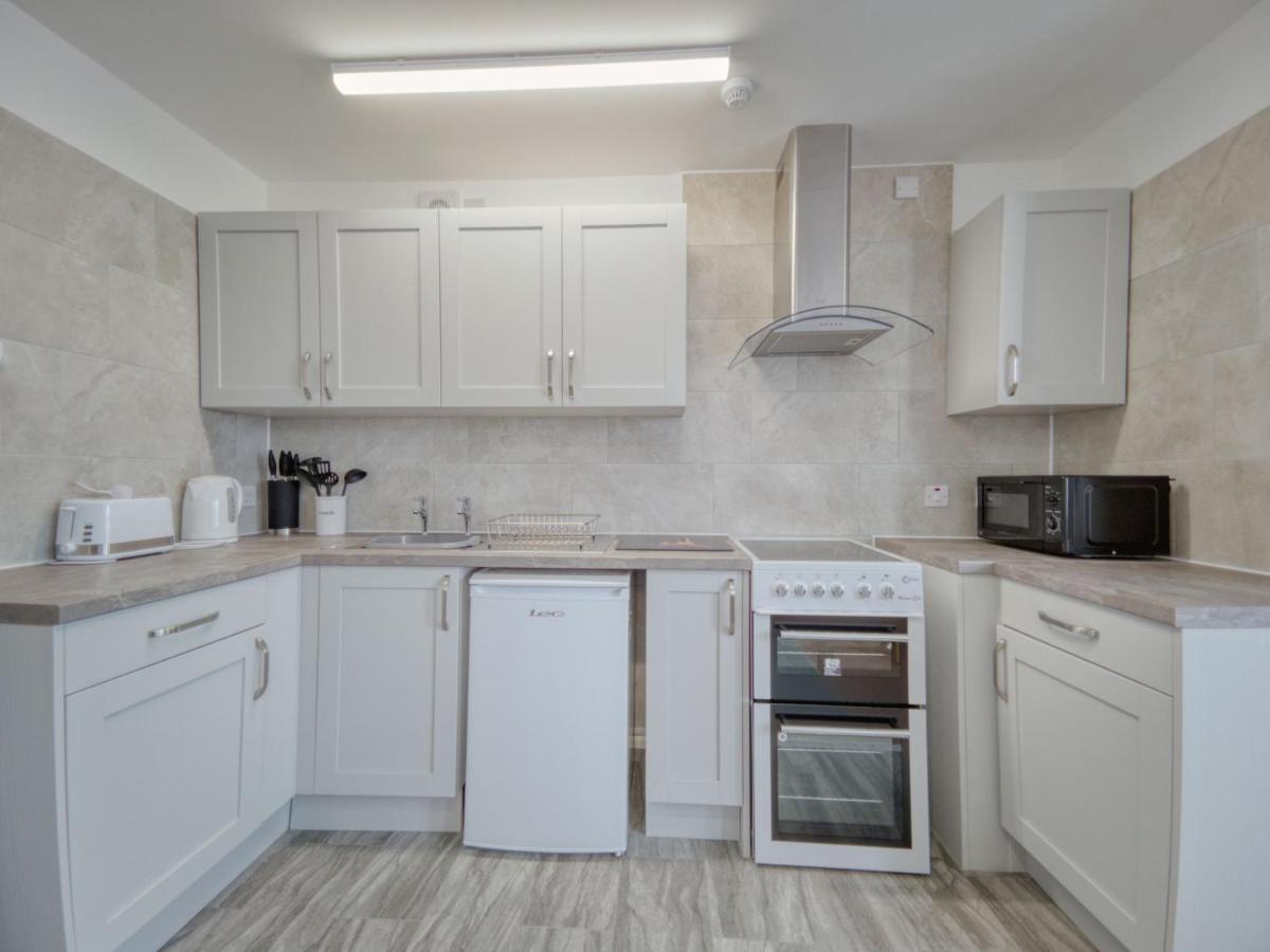 Apartment 7 - 1 bedroom Sea front location - Step free access from rear - Free Parking - Housity