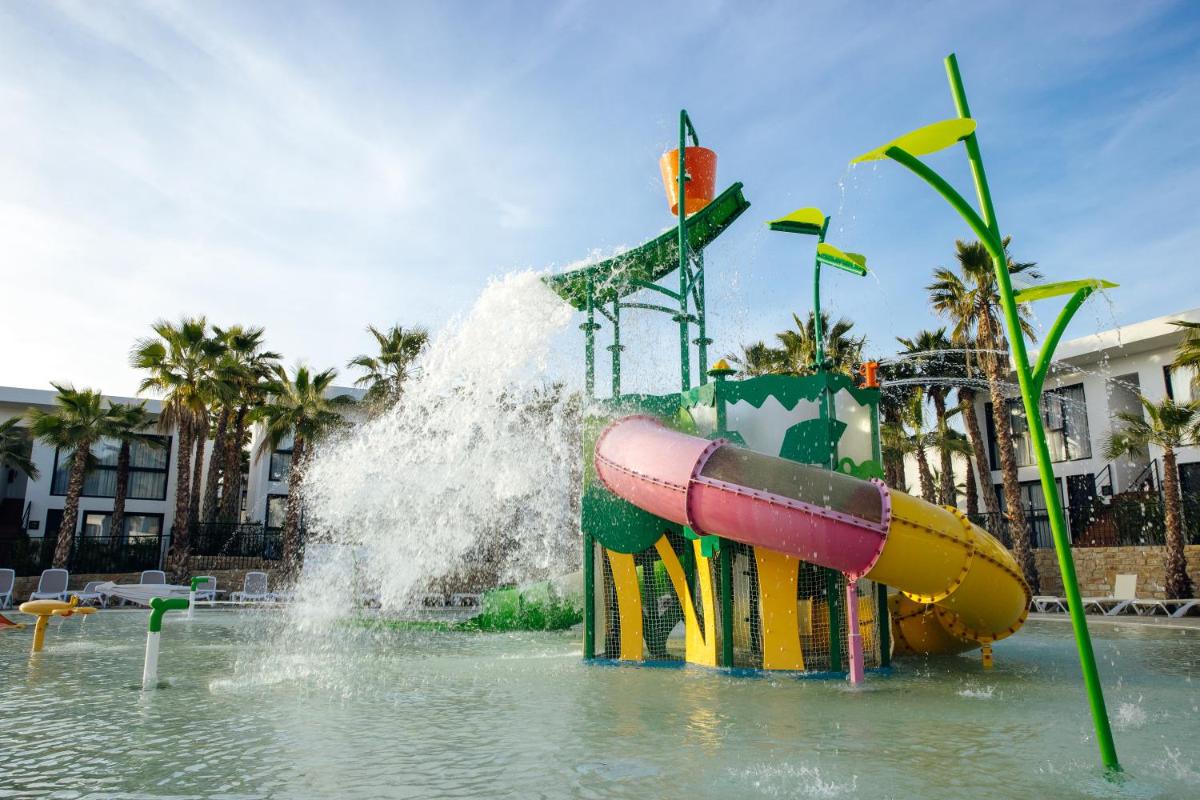 Piscina en o cerca de Alannia Salou