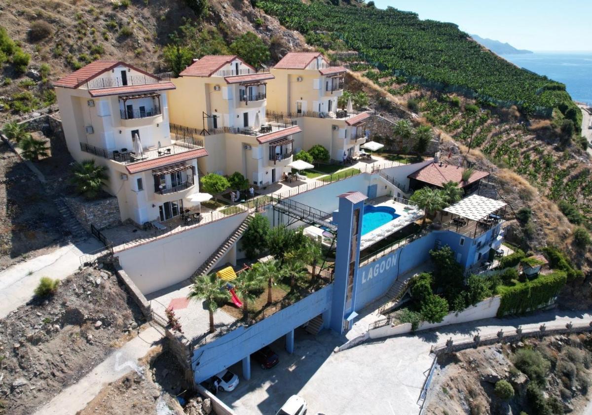 Blue Lagoon Village - Housity