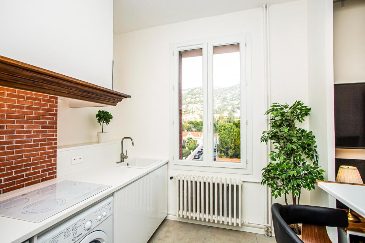 Suitetrails - #3 Toulon CENTRE, BALCON, LUMINEUX, STATIONNEMENT FACILE, TOUT CONFORT