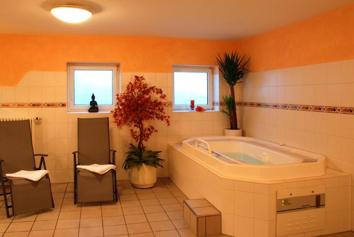 Hotel Im Winkel Appartements und Zimmer - Housity