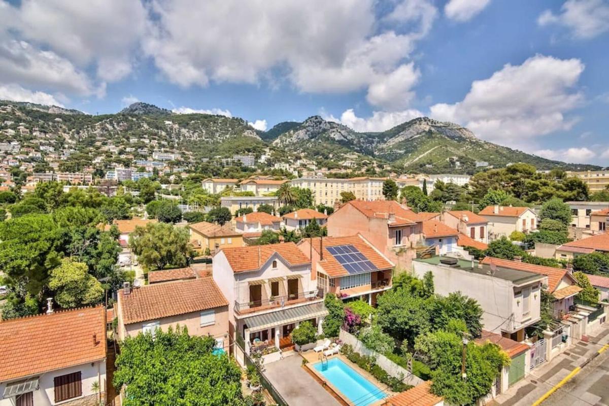 #4 Toulon CENTRE, BALCON, VUE SUR CORNICHE, LUMINEUX, AU CALME, STATIONNEMENT FACILE & GRATUIT - Housity