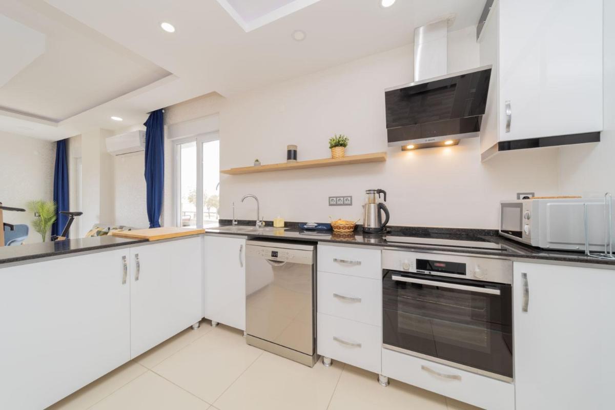 Comfortable Home near Beach w Balcony in Antalya - Housity
