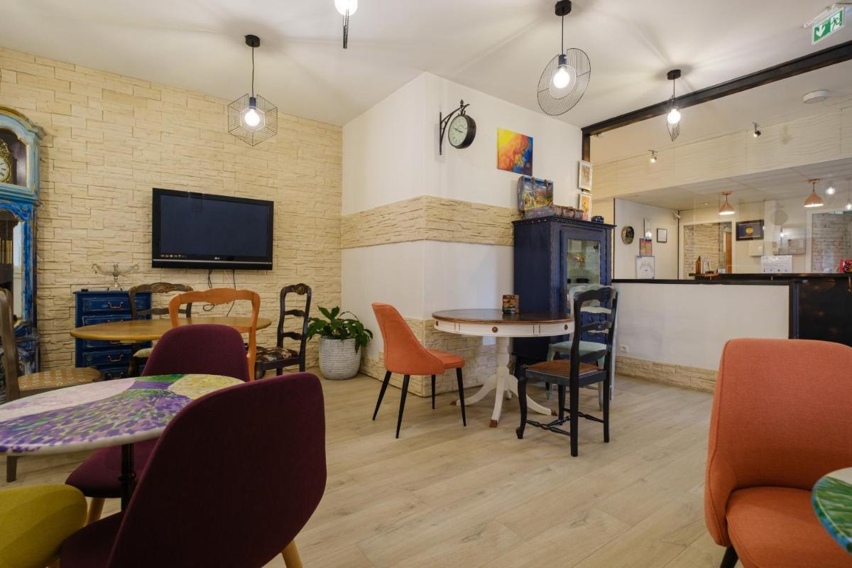Eqynox Hotel - Housity