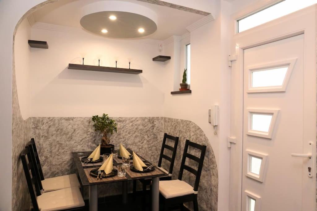 Jungle Apartment Szeged - Housity