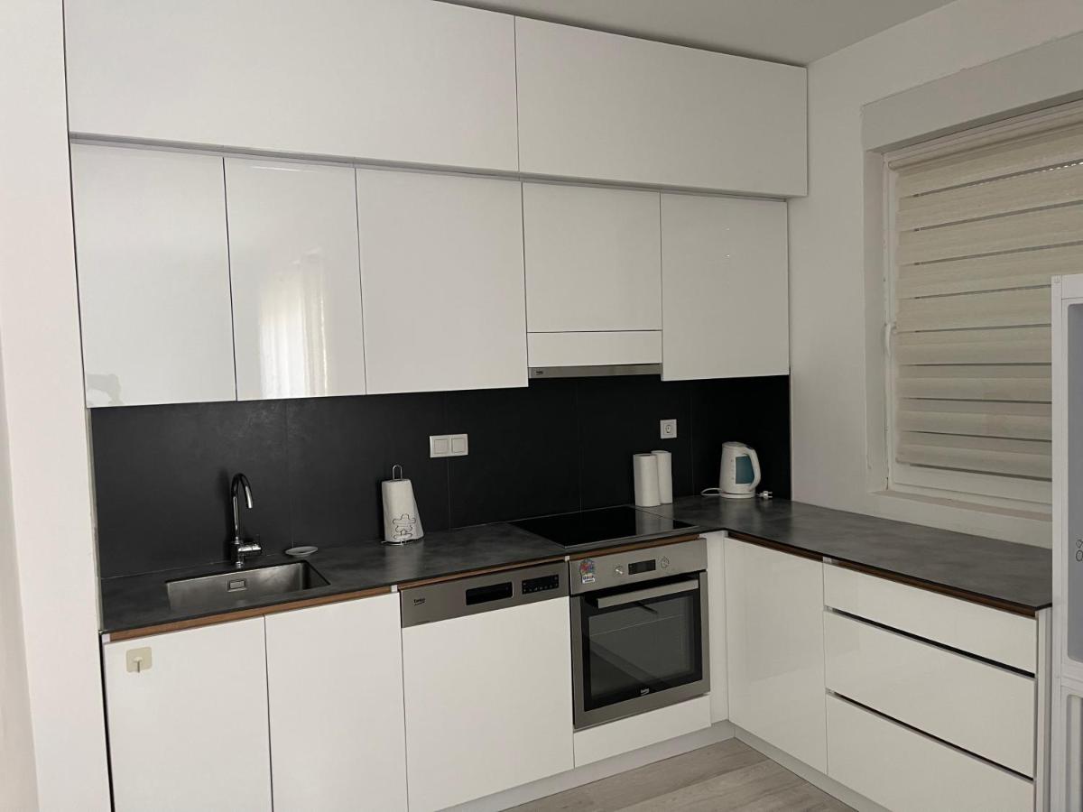 Suitetrails - Plis Apartments 'Prishtina'