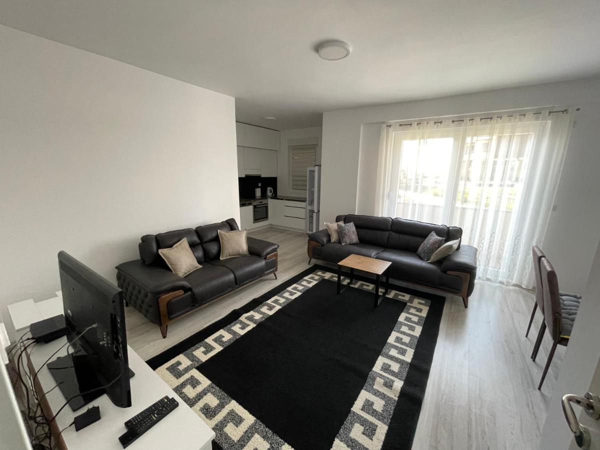 Suitetrails - Plis Apartments 'Prishtina'