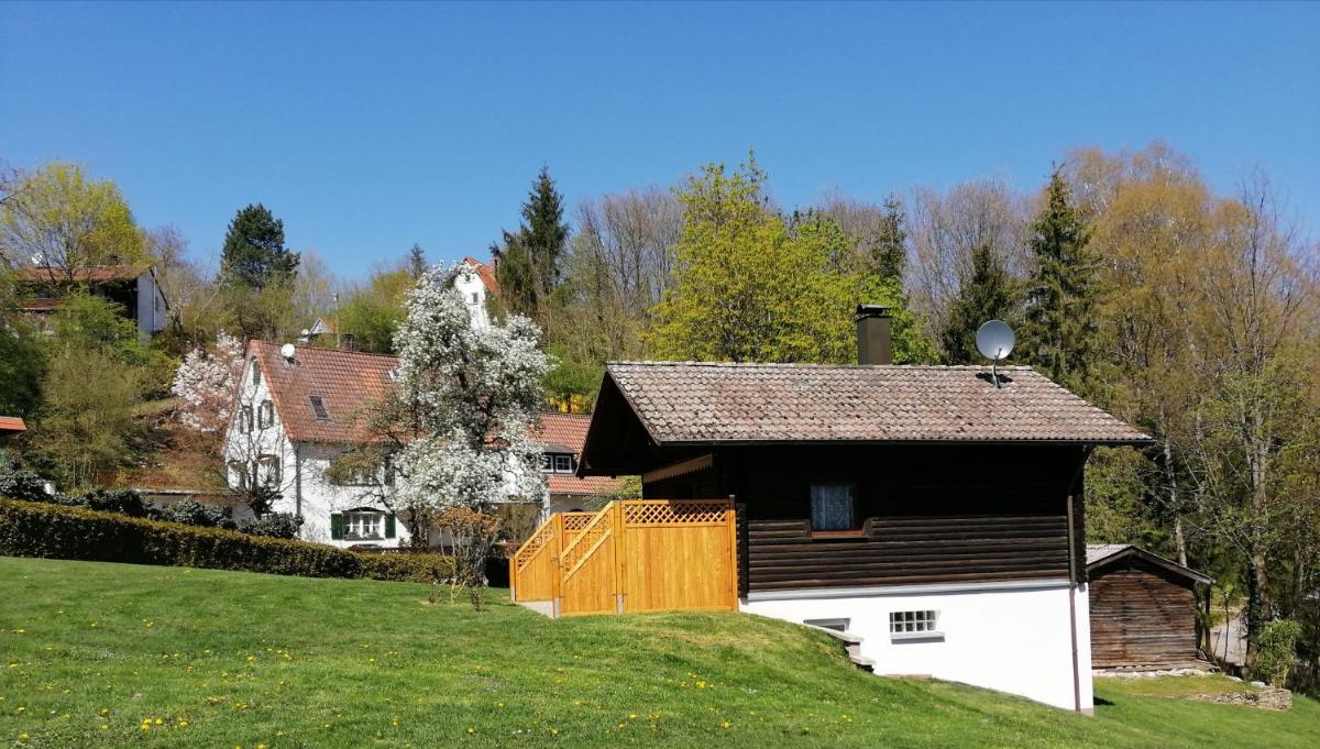Ruhig gelegenes Ferienhaus - Housity