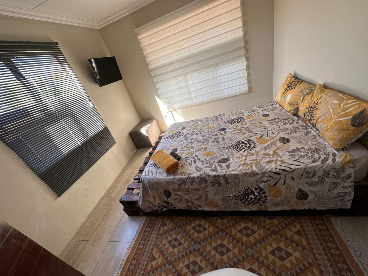 Shazz Bed & Breakfast - Housity
