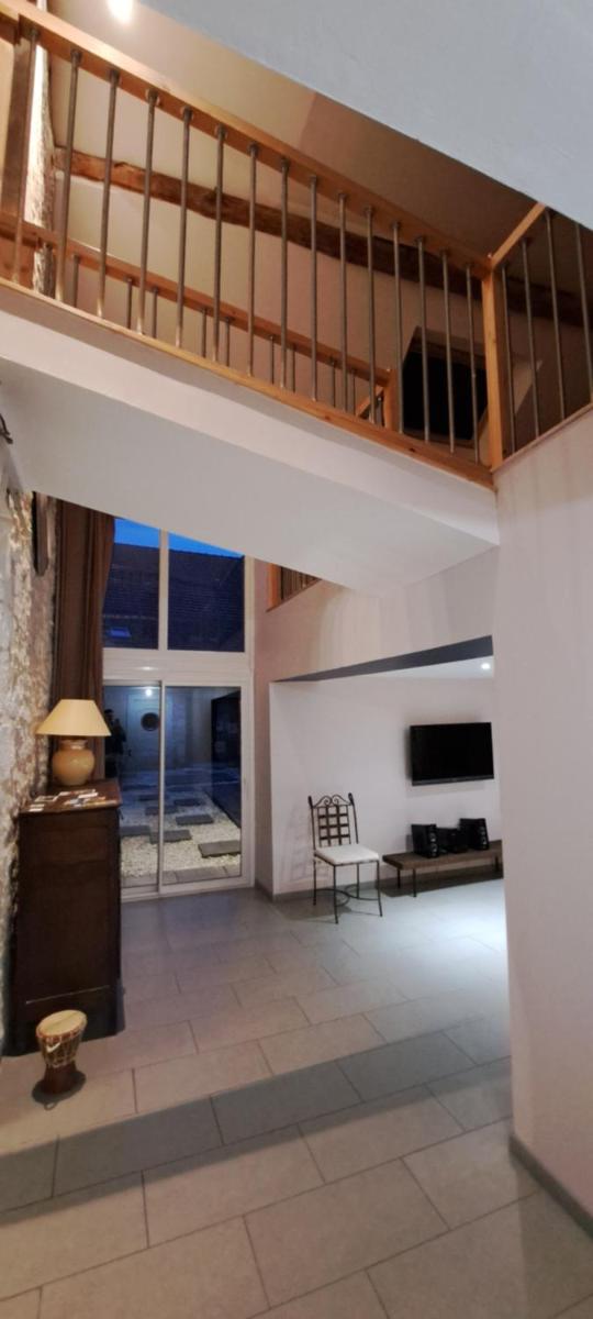 Au Coin du Feu - Housity