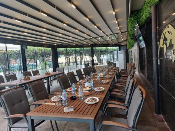 Hotel Elit - Housity