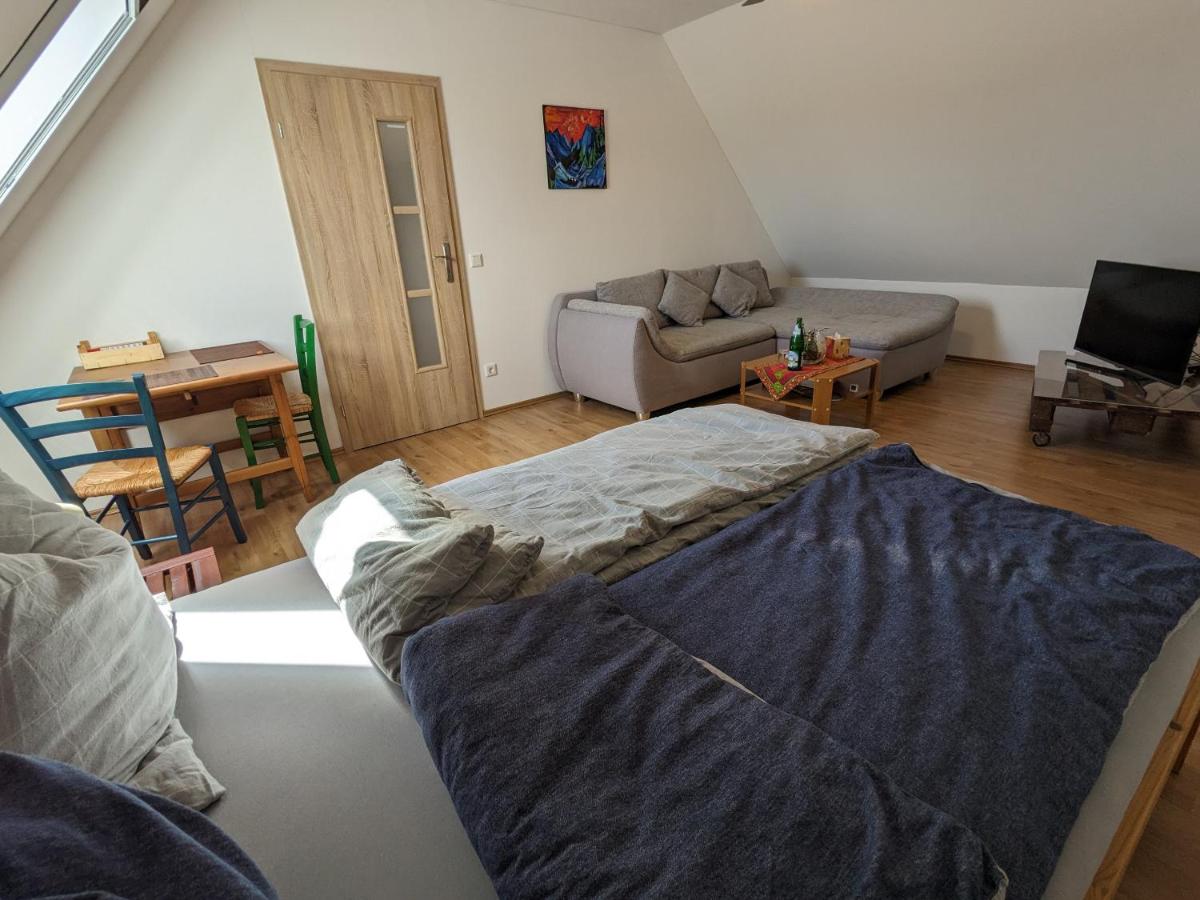 Suitetrails - Großes Zimmer mit eigenem Bad/Flur
