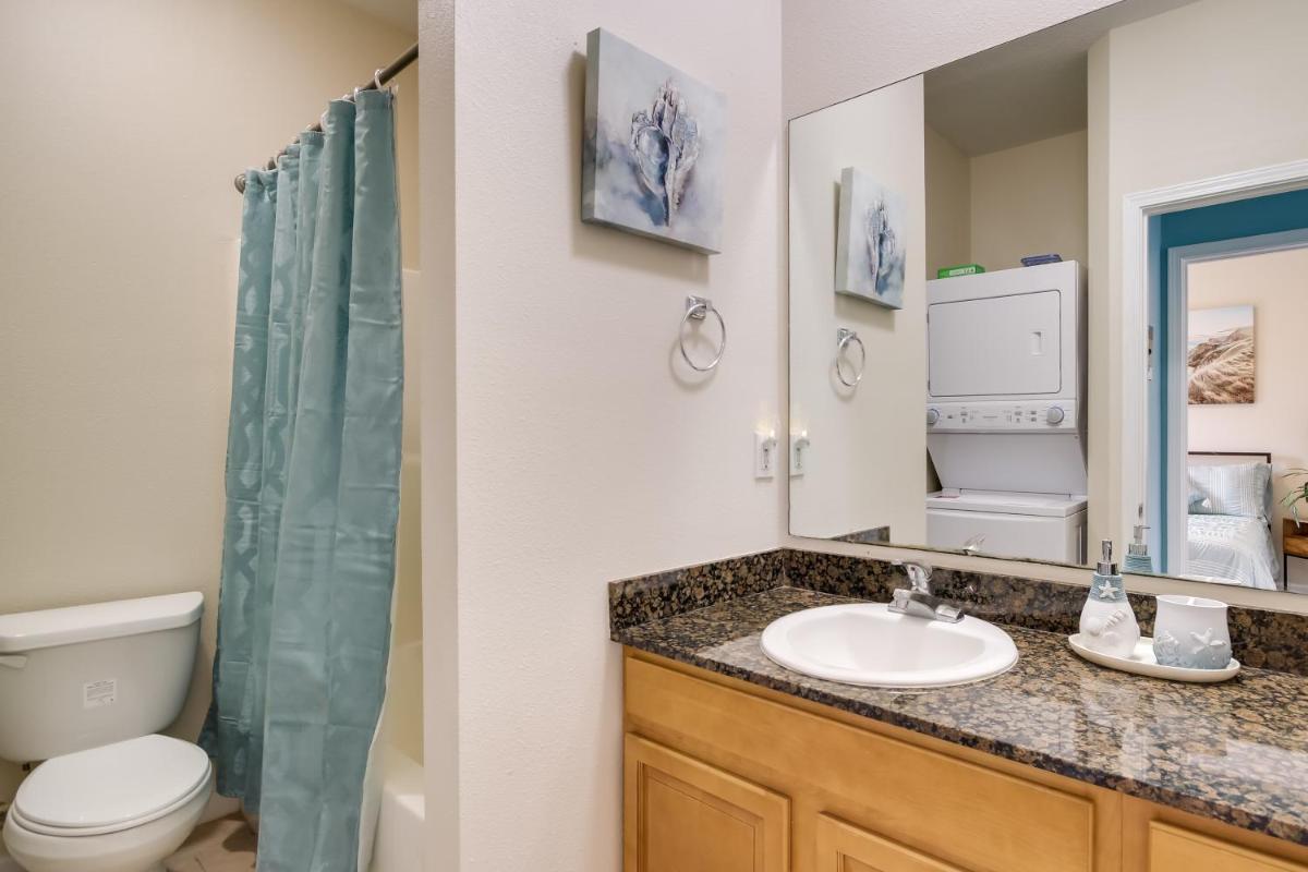 Cozy Gulfport Abode with Pool Access - Walk to Beach - Housity