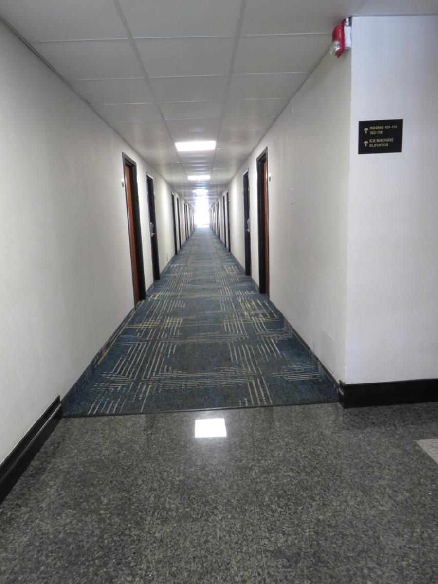 American Inn & Suites - Housity