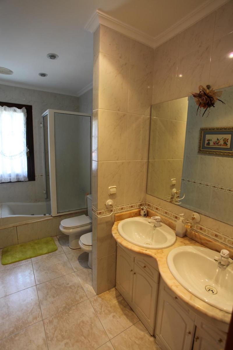 Espectacular Casa con Piscina en Allariz - Housity