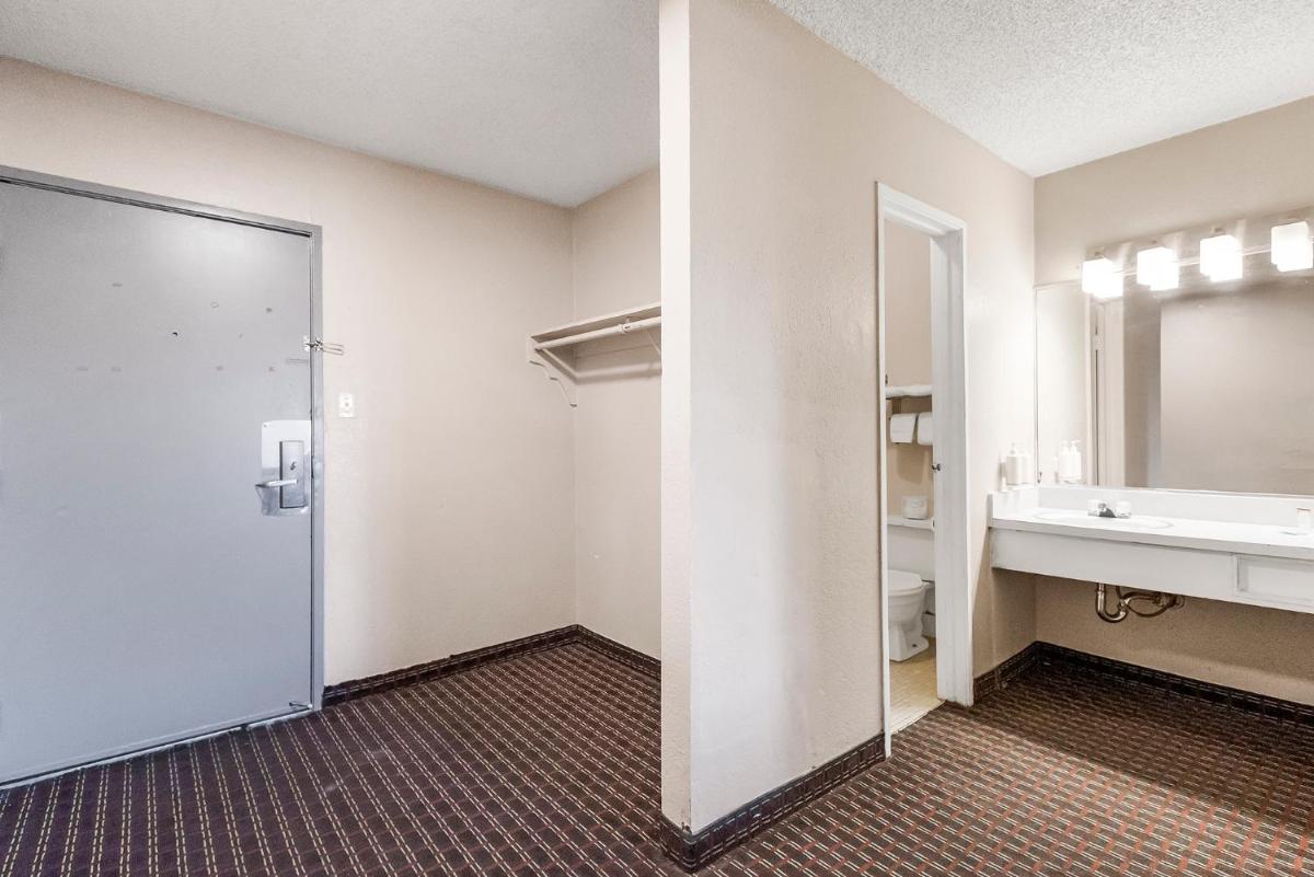 Heritage Inn Express Hayward - Housity