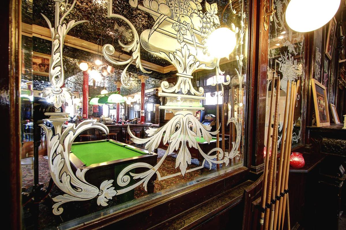 Beaconsfield Hotel - Housity