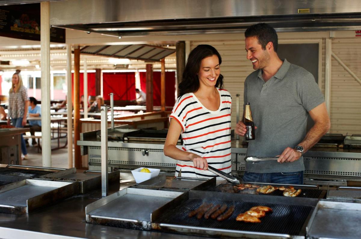 Outback Hotel - Housity