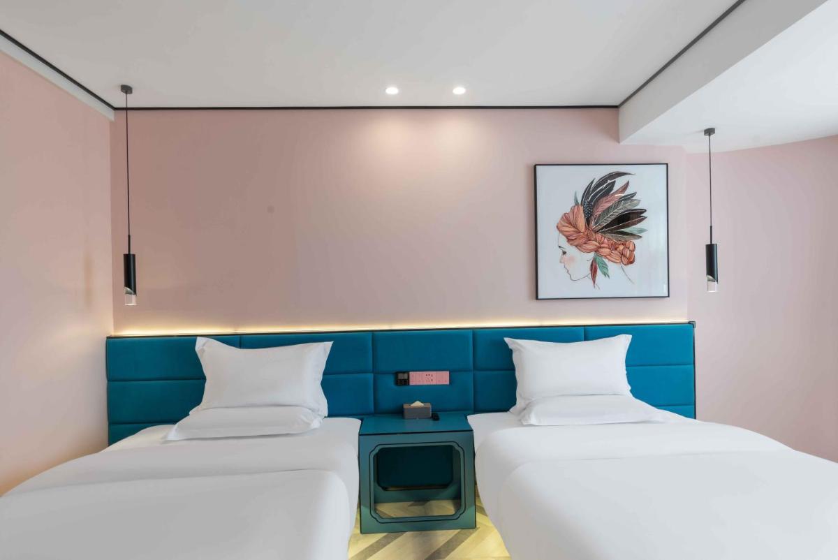 Suitetrails - Jianchuan Four Seasons Soft Light Hotel - Ancient City
