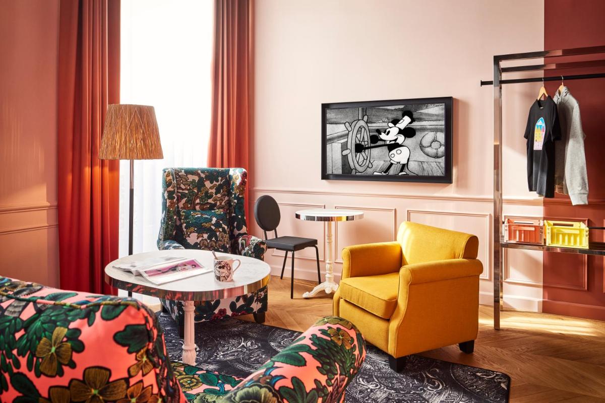 Coin salon dans l'établissement Mama Shelter Rennes