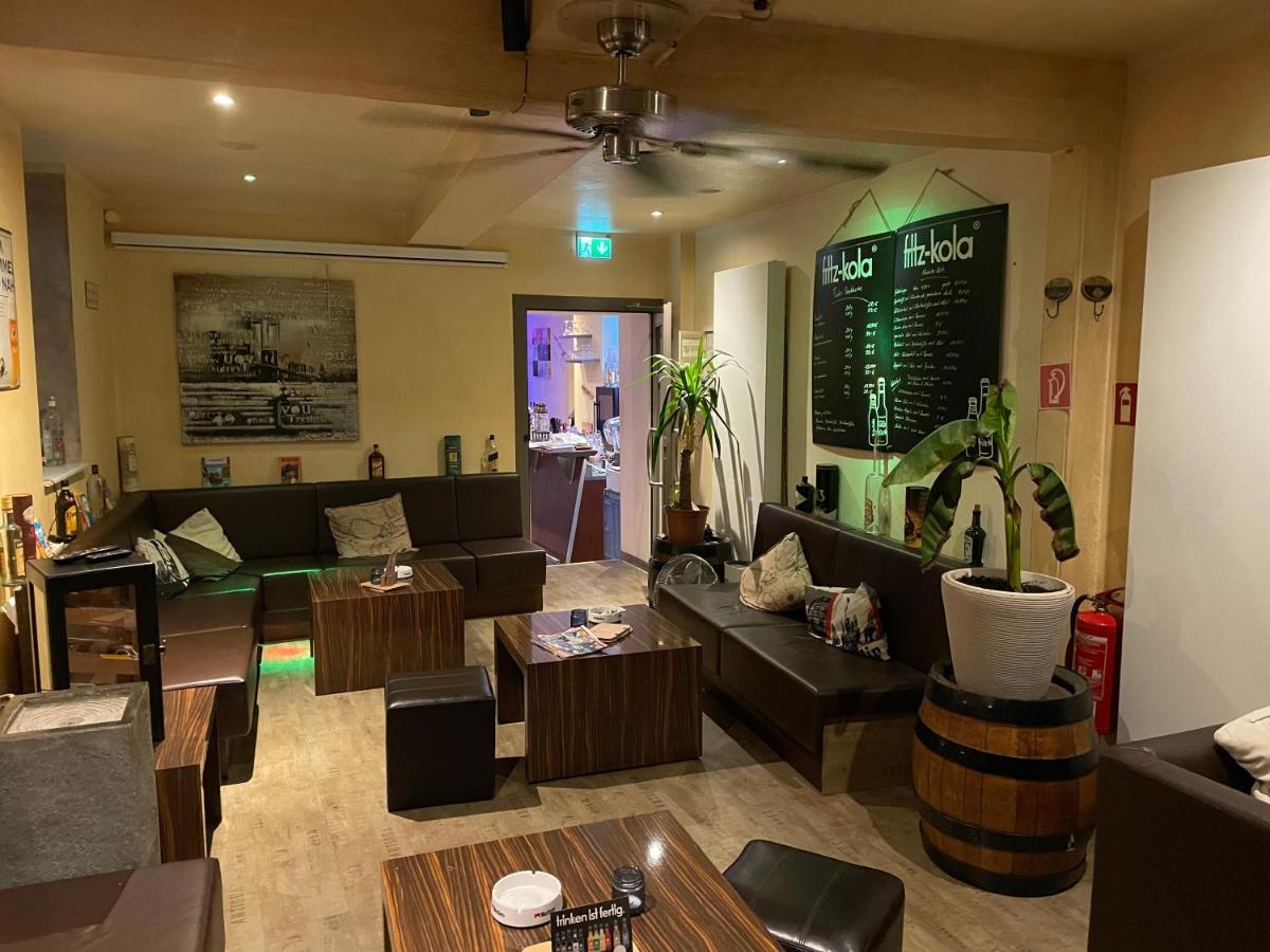 Hotel Schwarzer Adler - Housity