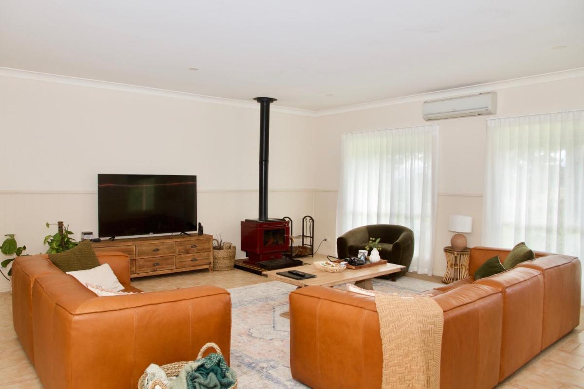 Marigold Cottage, A Blue Mountains Oasis- Spacious, Views & Kangaroos - Housity